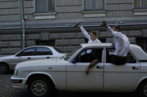 młodzi mężczyźni prowadzący po alkoholu samochód jazda po alkoholu adwokat szczecinek